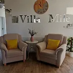 Bed & Breakfast Mile Airport & Parking Dlugoterminowy Gdaňsk