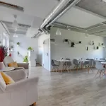 Mile Airport & Parking Dlugoterminowy Bed & Breakfast Gdaňsk