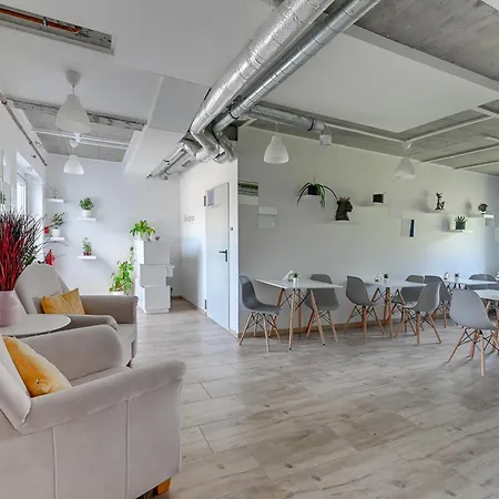 Mile Airport & Parking Dlugoterminowy فندق مبيت وإفطار غدانسك