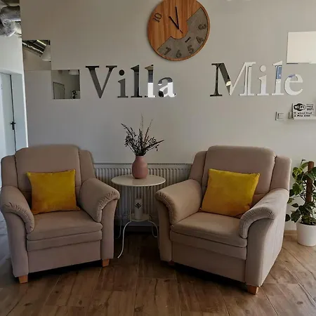 Bed & Breakfast Mile Airport & Parking Dlugoterminowy Gdansk