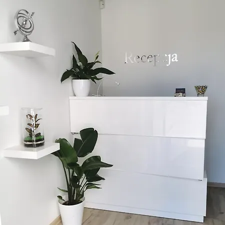 Mile Airport & Parking Dlugoterminowy Alojamento de Acomodação e Pequeno-almoço Gdańsk