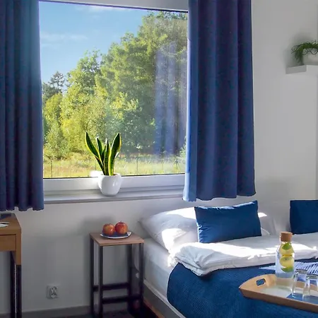 Mile Airport & Parking Dlugoterminowy Alojamento de Acomodação e Pequeno-almoço Gdańsk