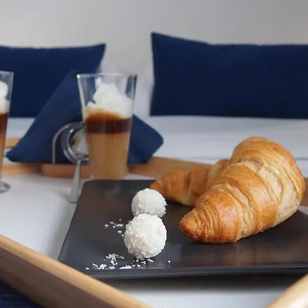 Mile Airport & Parking Dlugoterminowy 4*