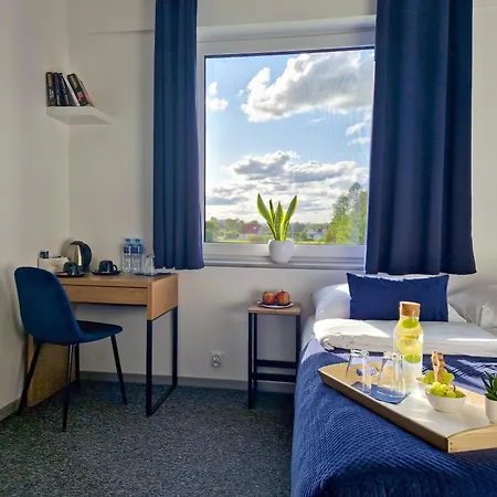 Alojamento de Acomodação e Pequeno-almoço Mile Airport & Parking Dlugoterminowy 4*