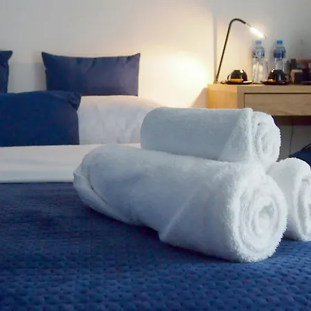 Mile Airport & Parking Dlugoterminowy Gdańsk