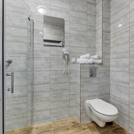 Mile Airport & Parking Dlugoterminowy