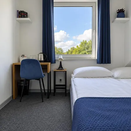 Mile Airport & Parking Dlugoterminowy 3* Gdańsk