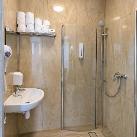 Bed & Breakfast Mile Airport & Parking Dlugoterminowy