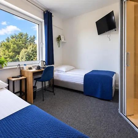 Mile Airport & Parking Dlugoterminowy Bed & Breakfast