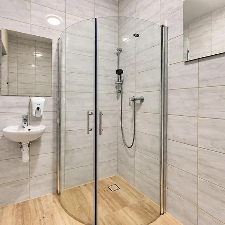 Mile Airport & Parking Dlugoterminowy Bed & Breakfast 3*