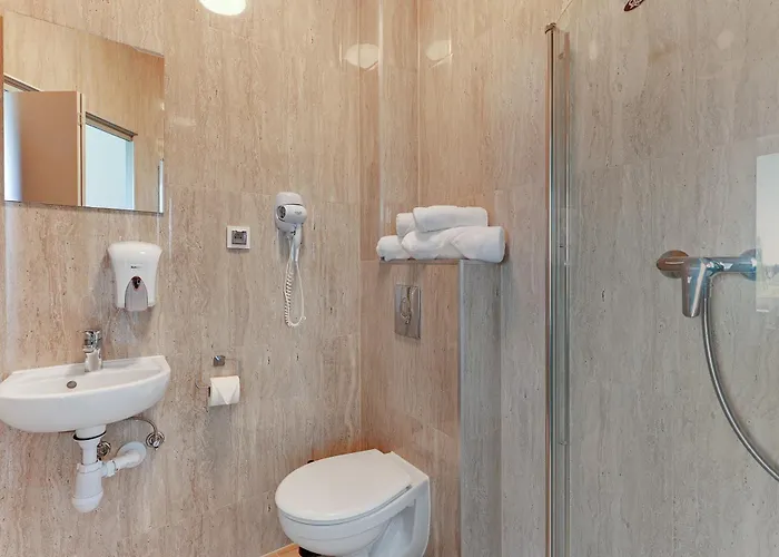 Mile Airport & Parking Dlugoterminowy