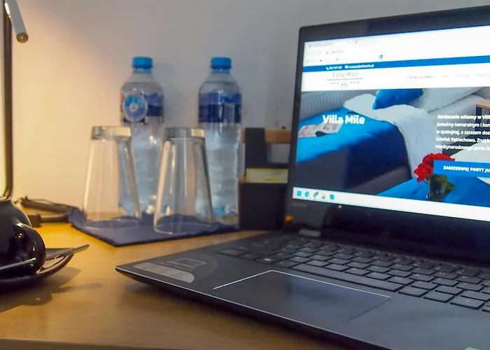 Mile Airport & Parking Dlugoterminowy Gdansk