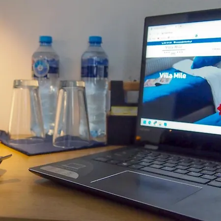 Mile Airport&parking Długoterminowy Gdańsk